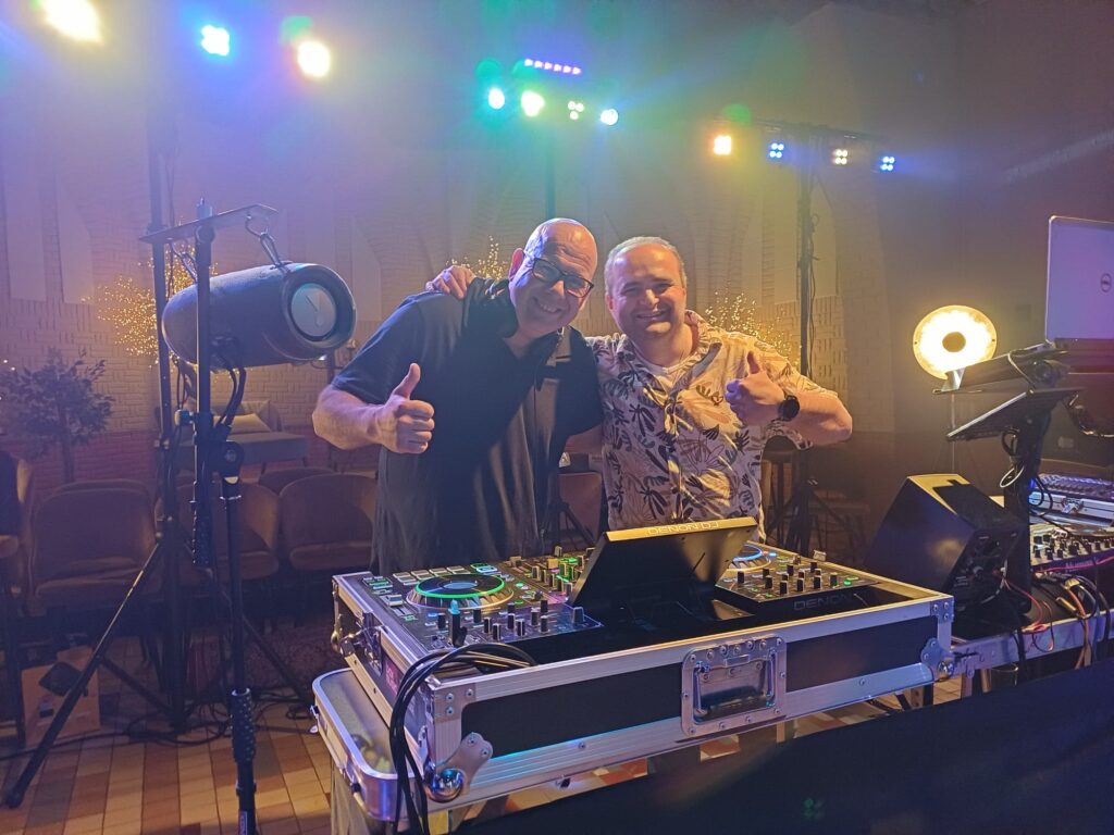 Licht- en geluidsopstelling van RetroVision Events โ foto 3